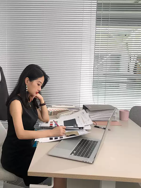 LANFLORA 进口三醋酸裙子 高端白色赫本小黑裙女背心裙气质连衣裙